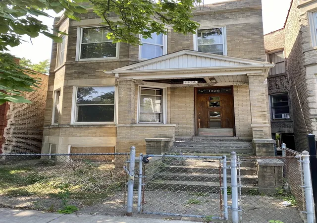 1328-n-avers-ave-chicago-il-60651/hzid_fcd31f2a