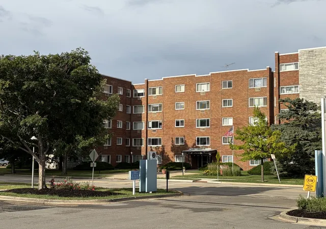 222-madison-st-112-joliet-il-60435/hzid_6cc1d109