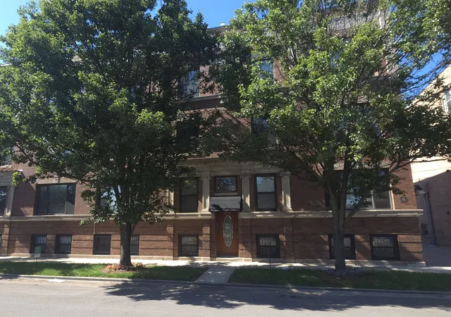 212-e-44th-st-3-chicago-il-60653/hzid_90d0b6be