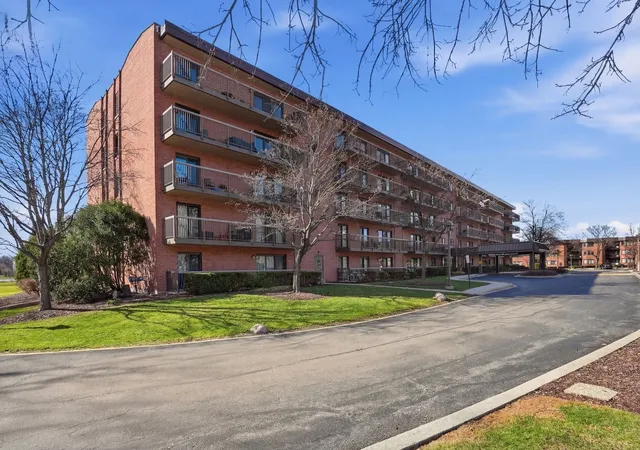 6443-clarendon-hills-rd-402-willowbrook-il-60527/hzid_d524a662