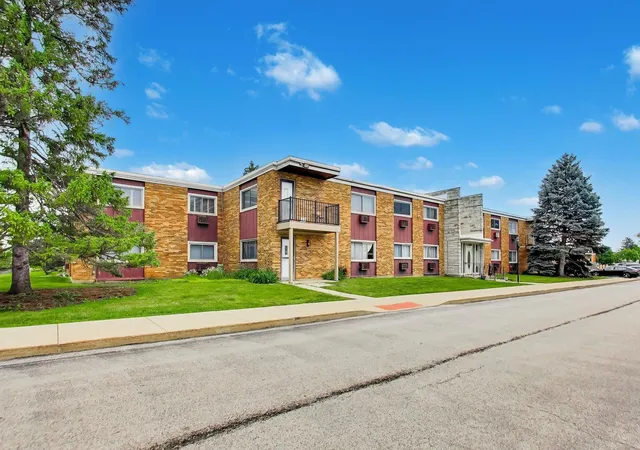 1313-s-rebecca-rd-116b-lombard-il-60148/hzid_27b6887b