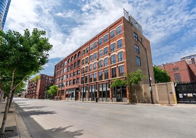 420-w-grand-ave-5d-chicago-il-60654/hzid_0aaa4c00