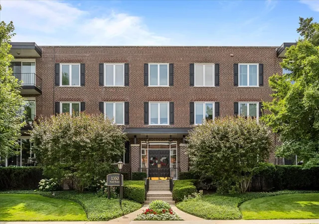 1350-n-western-ave-205-lake-forest-il-60045/hzid_67dfe624