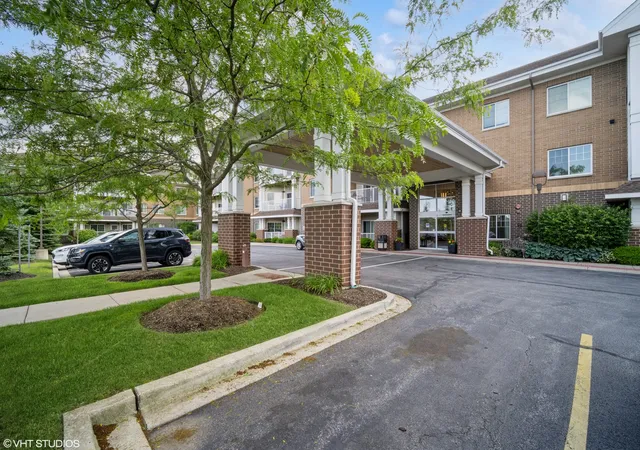 2220-founders-dr-314-northbrook-il-60062/hzid_79e1d586