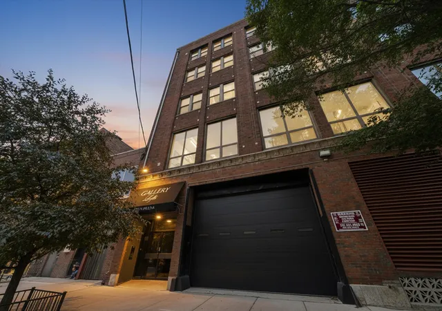 3323-n-paulina-st-3f-chicago-il-60657/hzid_3678e945
