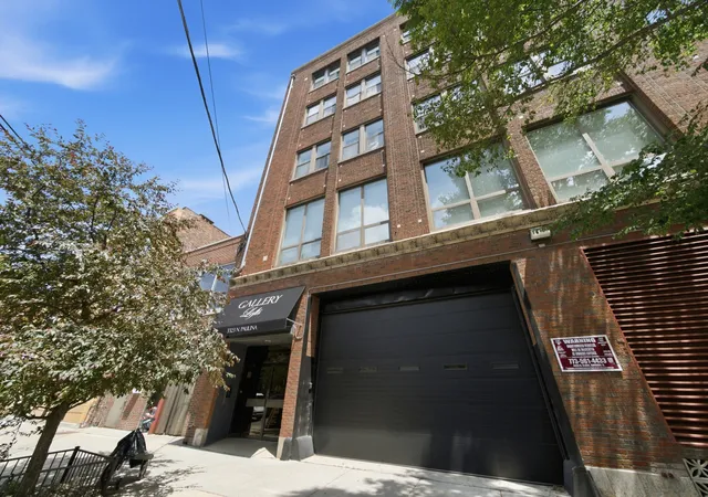3323-n-paulina-st-3f-chicago-il-60657/hzid_3678e945