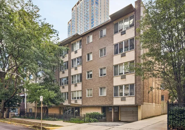 539-w-stratford-pl-408-chicago-il-60657/hzid_36dbaf20
