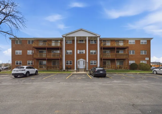 6135-w-94th-street-c8-oak-lawn-il-60453/hzid_6e965919