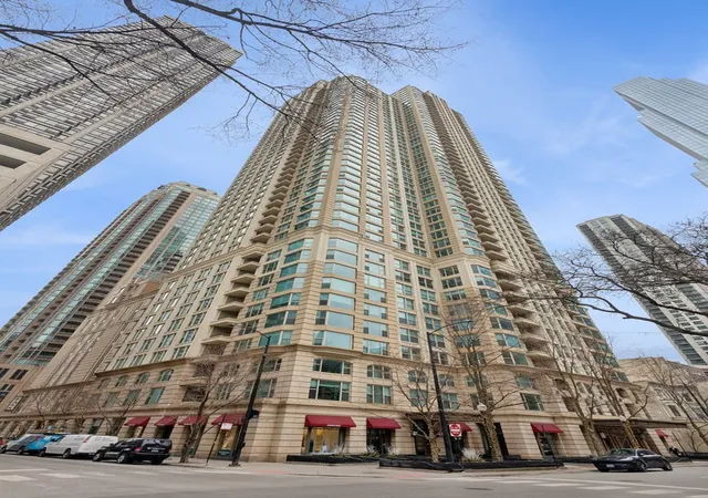 25-e-superior-st-3903-chicago-il-60611/hzid_ec6dddad