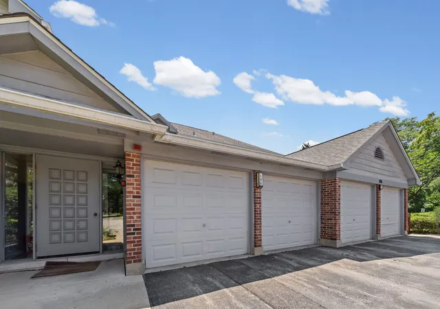 196-grove-ave-b-des-plaines-il-60016/hzid_e758d152