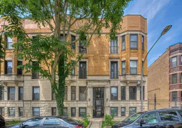 4214-n-kenmore-ave-gf-chicago-il-60613/hzid_5ae7c877