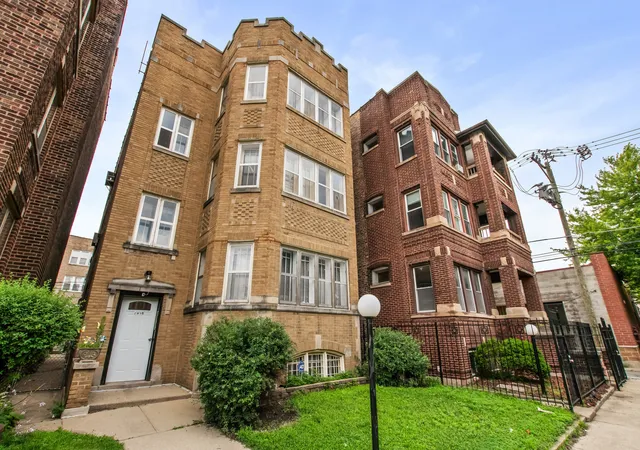 7918-s-champlain-ave-chicago-il-60619/hzid_cb19e7de