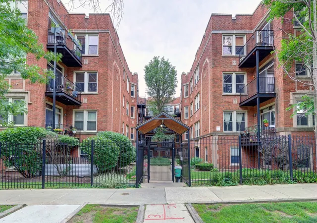 1663-w-pratt-blvd-2-chicago-il-60626/hzid_a76d78ab