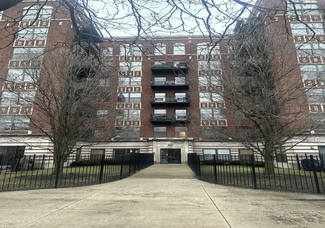 4537-s-drexel-blvd-203-chicago-il-60653/hzid_4dfa74fe
