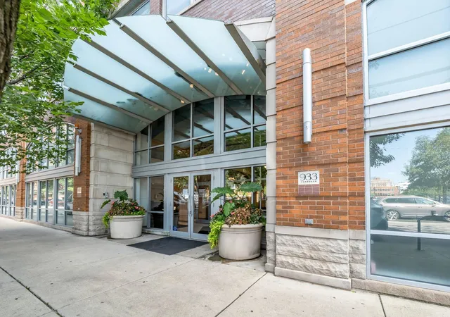 933-w-van-buren-st-326-chicago-il-60607/hzid_7c5642ec