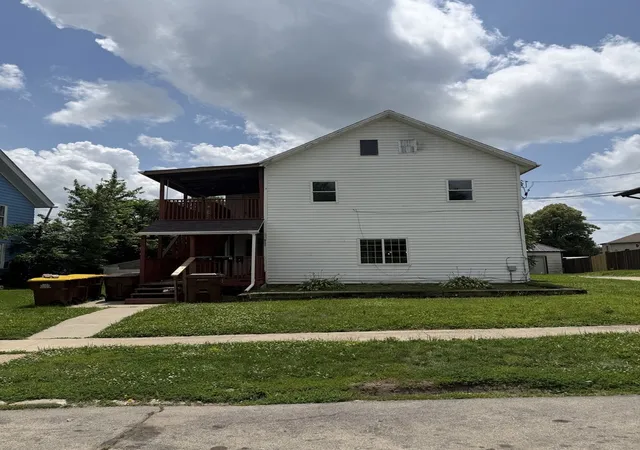 609-w-pleasant-st-freeport-il-61032/hzid_77147c4b