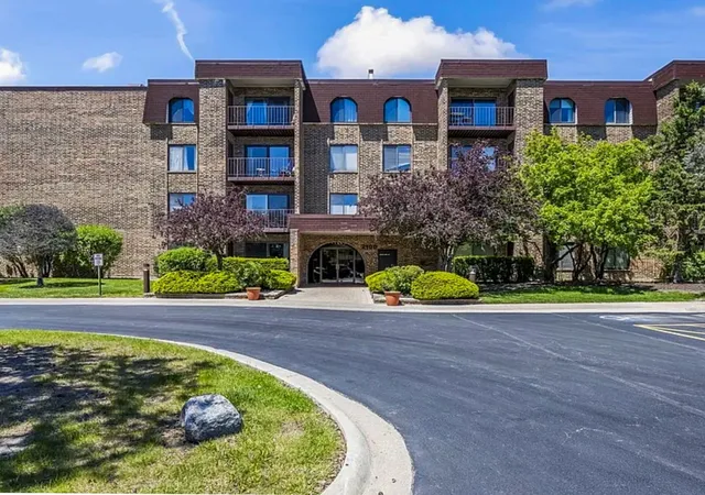 2100-valencia-dr-300b-northbrook-il-60062/hzid_4c7220cb