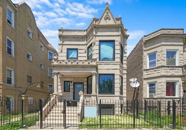 3912-w-congress-pkwy-chicago-il-60624/hzid_734a2887