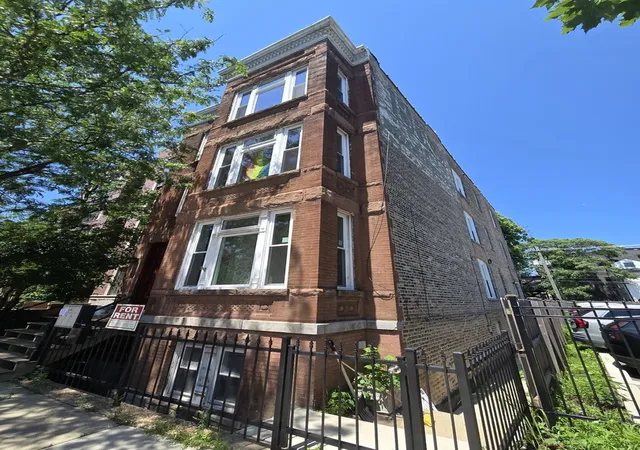 1808-w-armitage-st-chicago-il-60647/hzid_e5573868