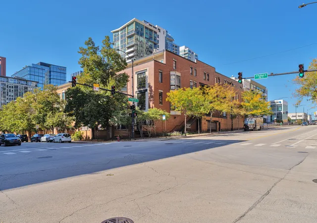 310-n-des-plaines-st-a-chicago-il-60661/hzid_11581a1e