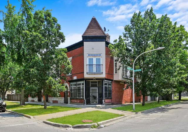 3921-w-huron-st-5-chicago-il-60624/hzid_c1a98398