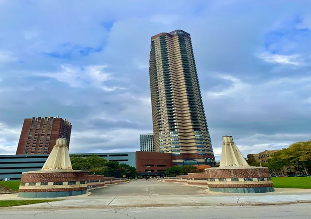 3660-n-lake-shore-dr-w-2513-chicago-il-60613/hzid_370063e7