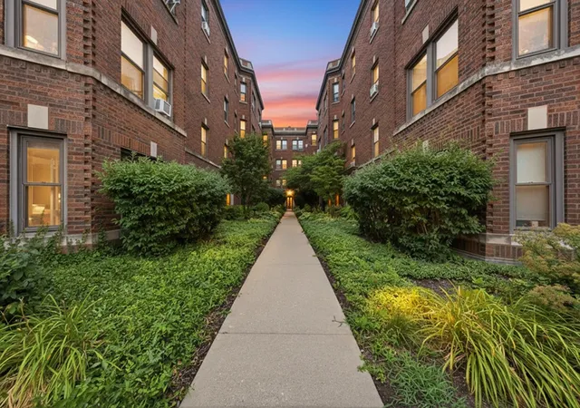 52-forest-ave-2n-riverside-il-60546/hzid_0a986c60