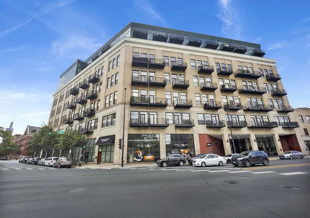 1645-w-ogden-ave-718-chicago-il-60612/hzid_419b33ac
