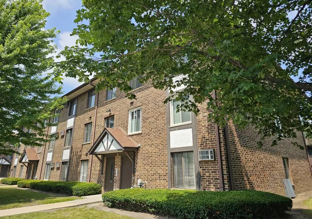 11-crestview-ln-10-vernon-hills-il-60061/hzid_1e356016
