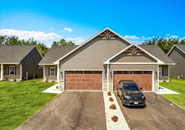 609-anjali-ct-sycamore-il-60178/hzid_536d61fb