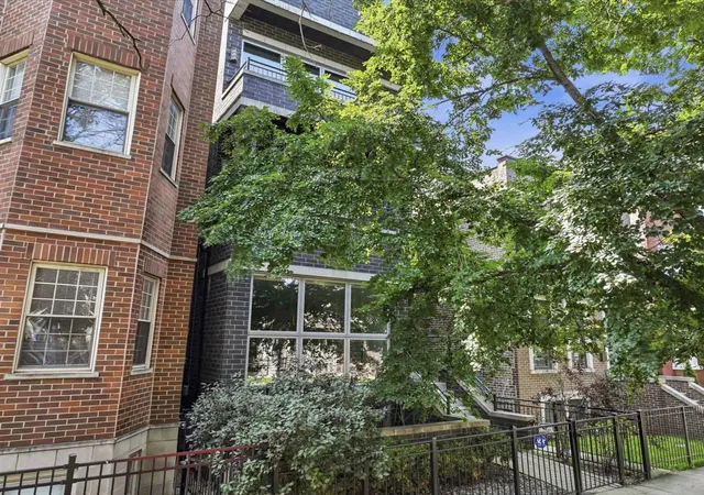 2712-n-artesian-ave-2-chicago-il-60647/hzid_5124e46f