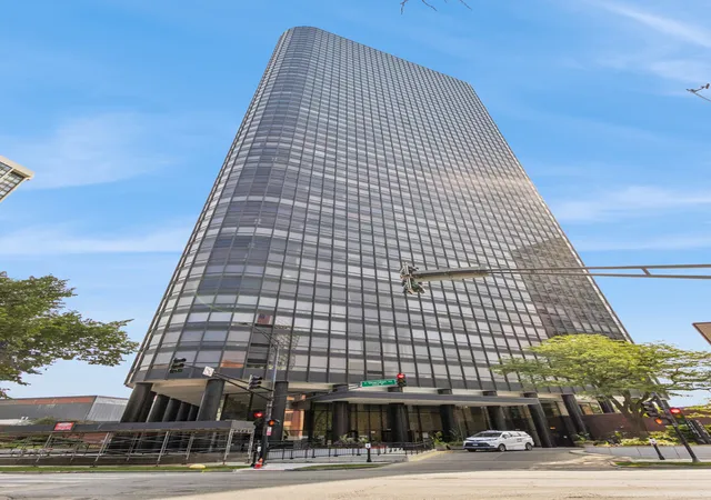 5415-n-sheridan-rd-5206-chicago-il-60640/hzid_630f8b3d