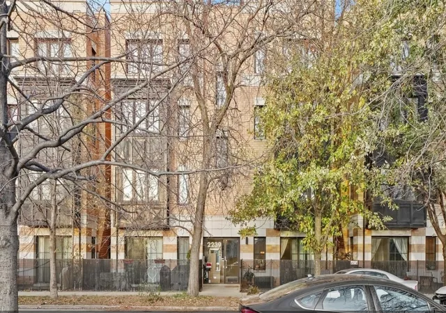 2239-n-lister-ave-201-chicago-il-60614/hzid_edd2b93f