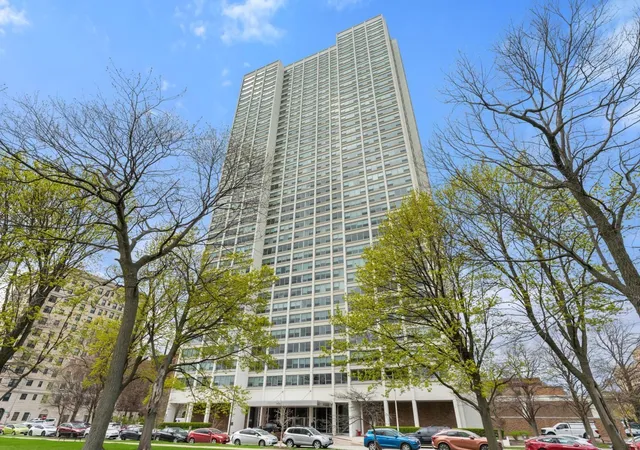 1700-e-56th-street-3910-chicago-il-60637/hzid_8cf99a09