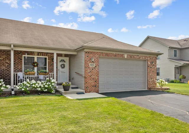 823-karen-dr-823-hampshire-il-60140/hzid_6575c9b1