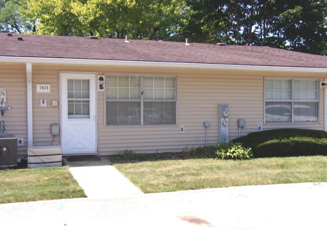 7415-chevy-chase-ct-3-fox-lake-il-60020/hzid_86f03ed3