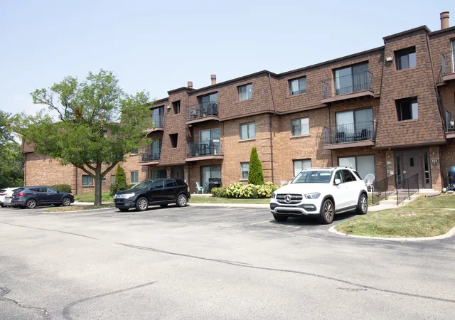 608-cobblestone-cir-f-glenview-il-60025/hzid_c96c43e1