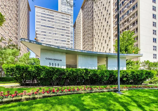3950-n-lake-shore-dr-227-chicago-il-60613/hzid_26e9f061