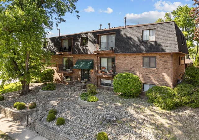 2501-26th-court-ave-1j-rock-island-il-61201/hzid_bcbf7e9a
