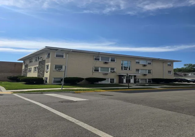 8636-grand-ave-2a-river-grove-il-60171/hzid_322d9a50