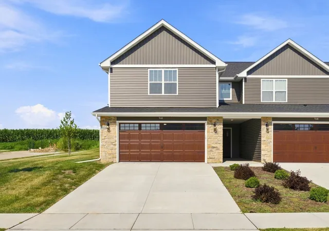 7142-grove-xing-bettendorf-ia-52722/hzid_055650ca