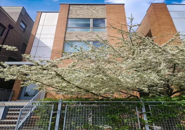 1350-w-diversey-pkwy-3-chicago-il-60614/hzid_9a0d7d3b