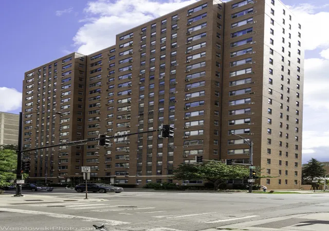 2909-n-sheridan-rd-602-chicago-il-60657/hzid_e667f215