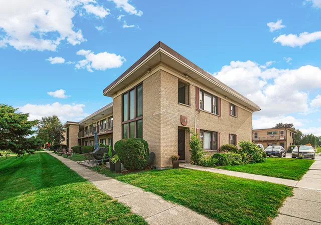 14-king-arthur-ct-13-northlake-il-60164/hzid_35c8e32e
