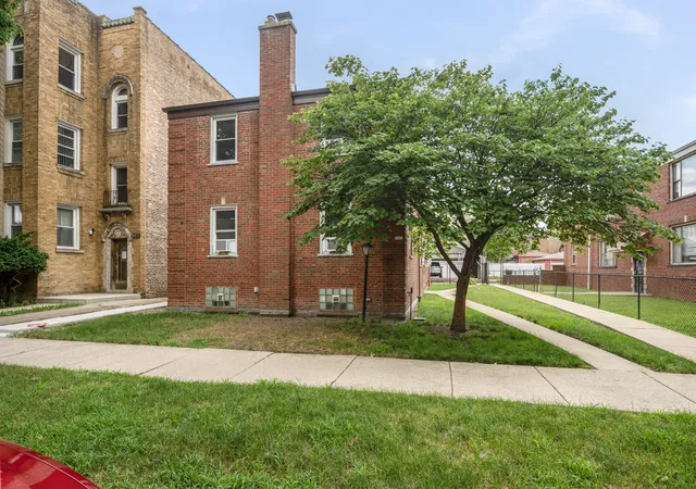 9032-s-laflin-st-chicago-il-60620/hzid_f24f897a