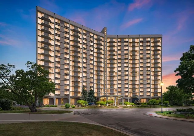 40-n-tower-rd-6n-oak-brook-il-60523/hzid_a450ab8f