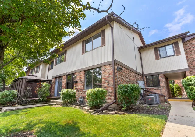 7348-winthrop-way-1-downers-grove-il-60516/hzid_b26fb55e