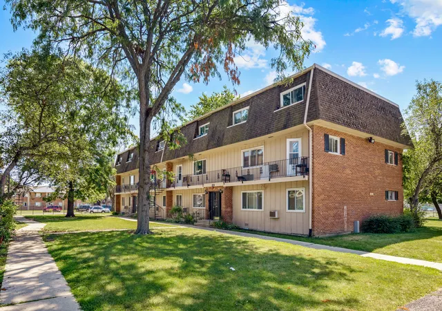 2308-algonquin-rd-7-rolling-meadows-il-60008/hzid_4d23ee9a