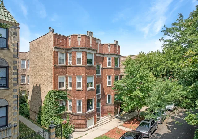6816-n-lakewood-ave-2-chicago-il-60626/hzid_1c99f57e