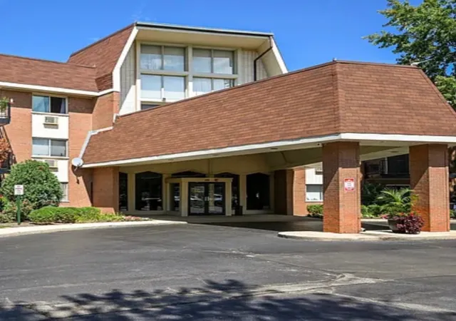 1188-royal-glen-dr-334-glen-ellyn-il-60137/hzid_9af5c815